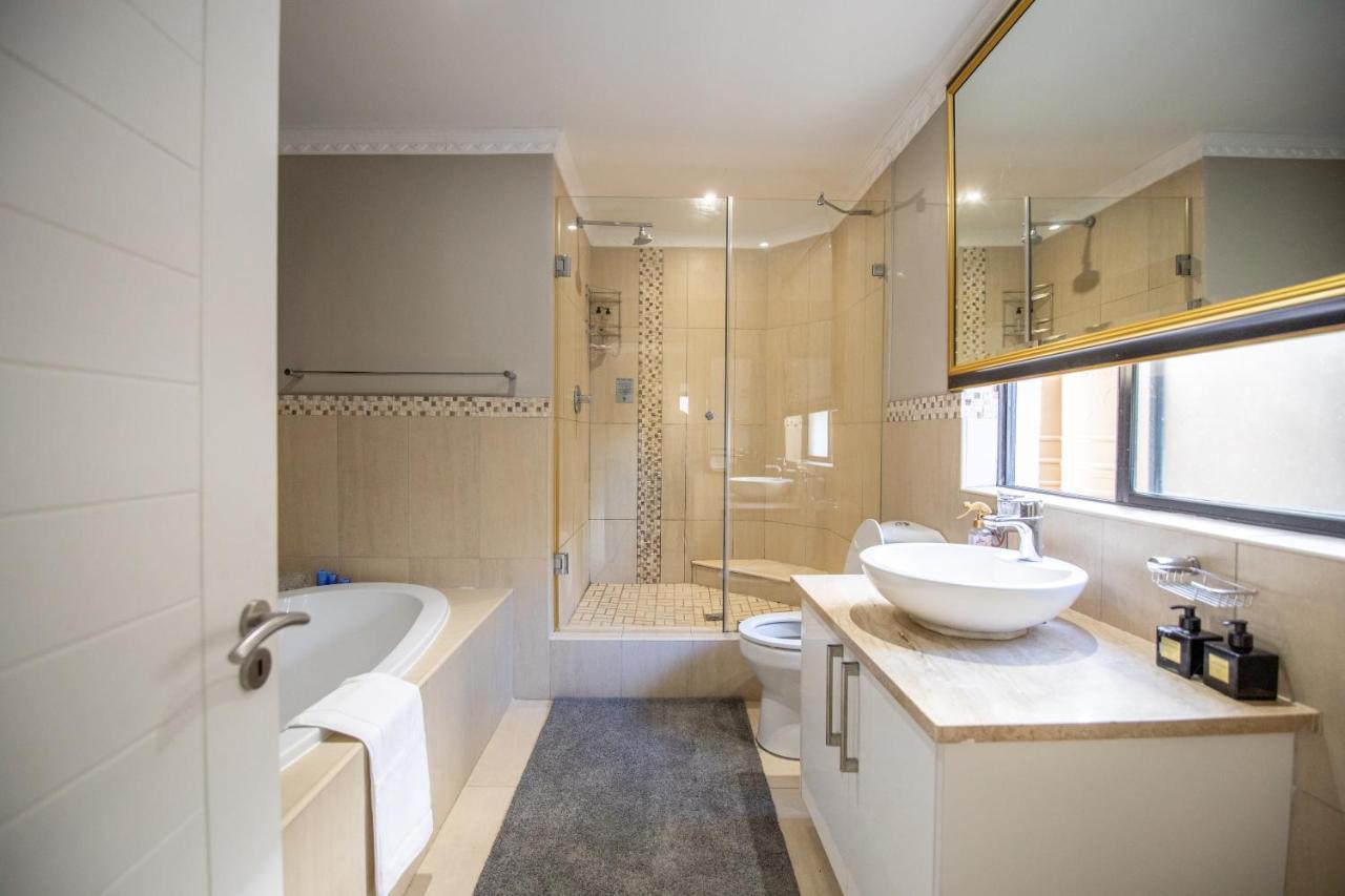 Oceana Palms Luxury Guest House Gordonʼs Bay Esterno foto