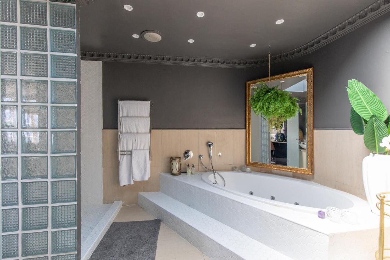 Oceana Palms Luxury Guest House Gordonʼs Bay Esterno foto