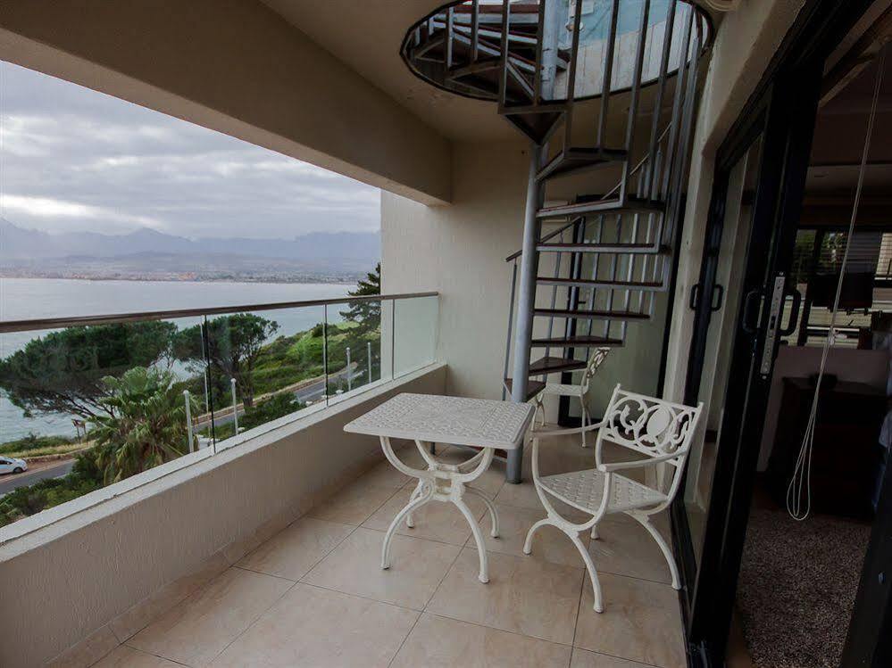 Oceana Palms Luxury Guest House Gordonʼs Bay Esterno foto